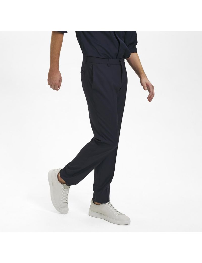 Chino in Modern Fit Black/102