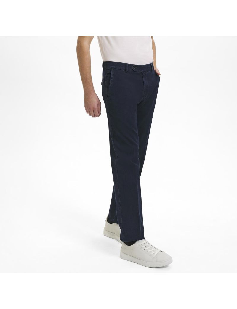 Klassische Traveller Hosen in Fitted Fit  Black/102