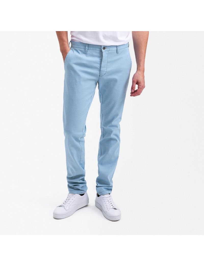 Chino in Fitted Fit Black/102