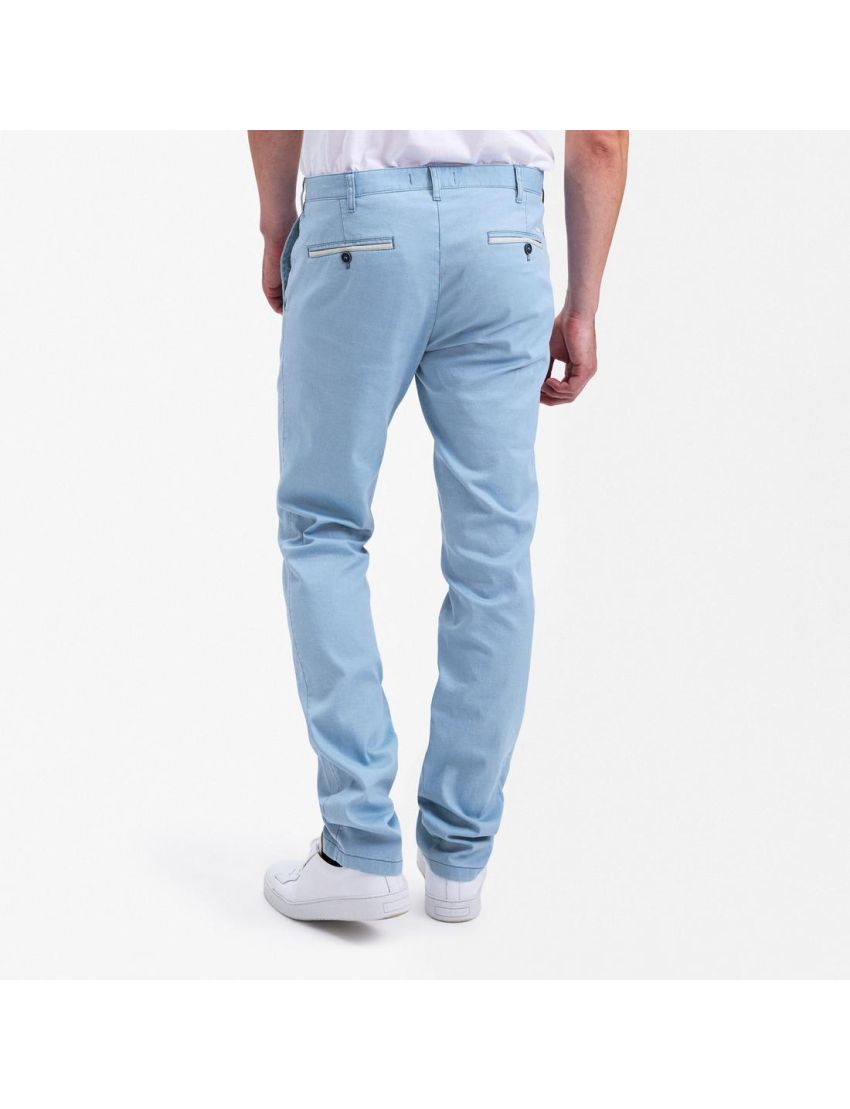 Chino in Fitted Fit Black/102