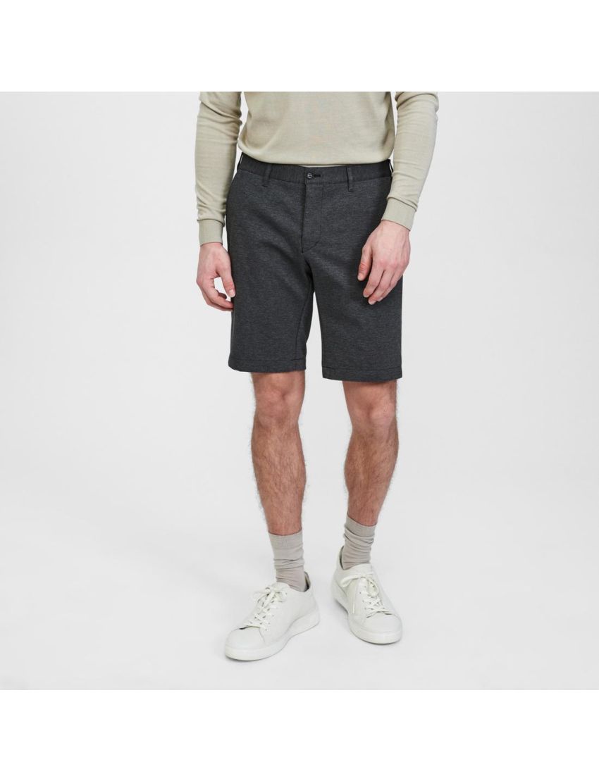Chino Shorts in Fitted Fit Navy/46
