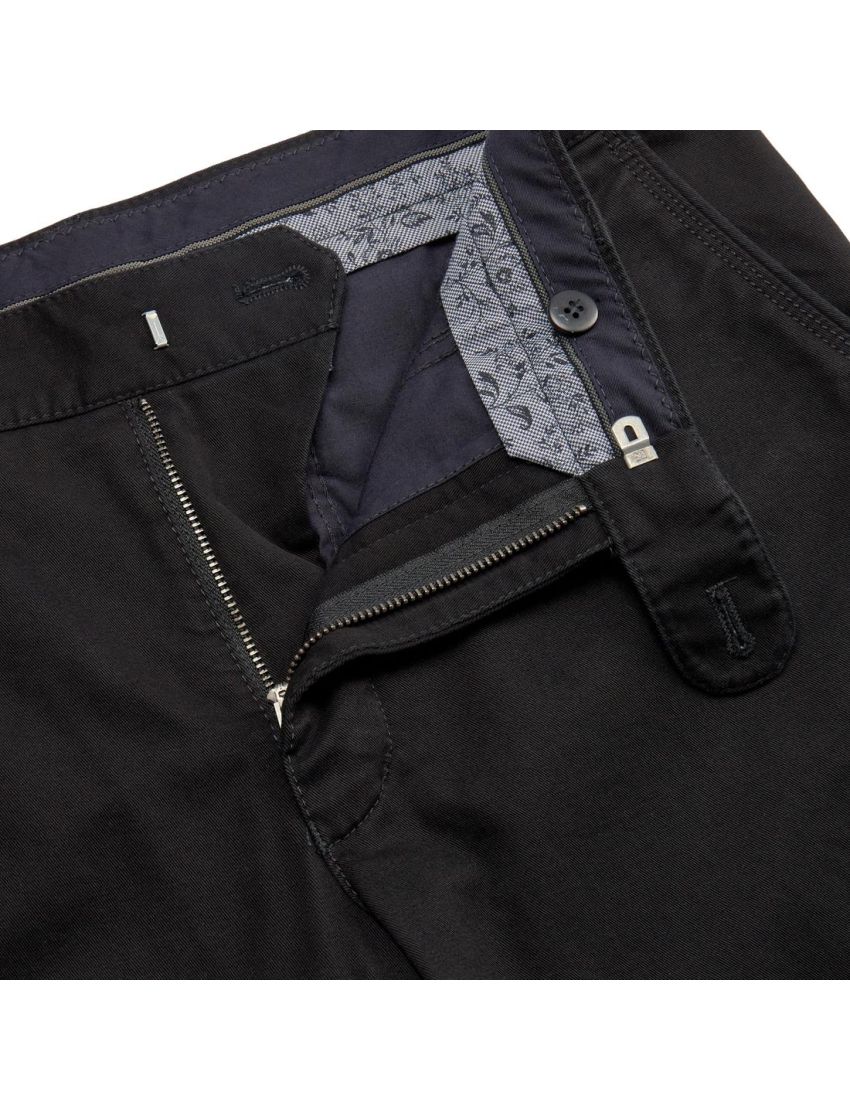 Chino in Regular Fit Navy/102