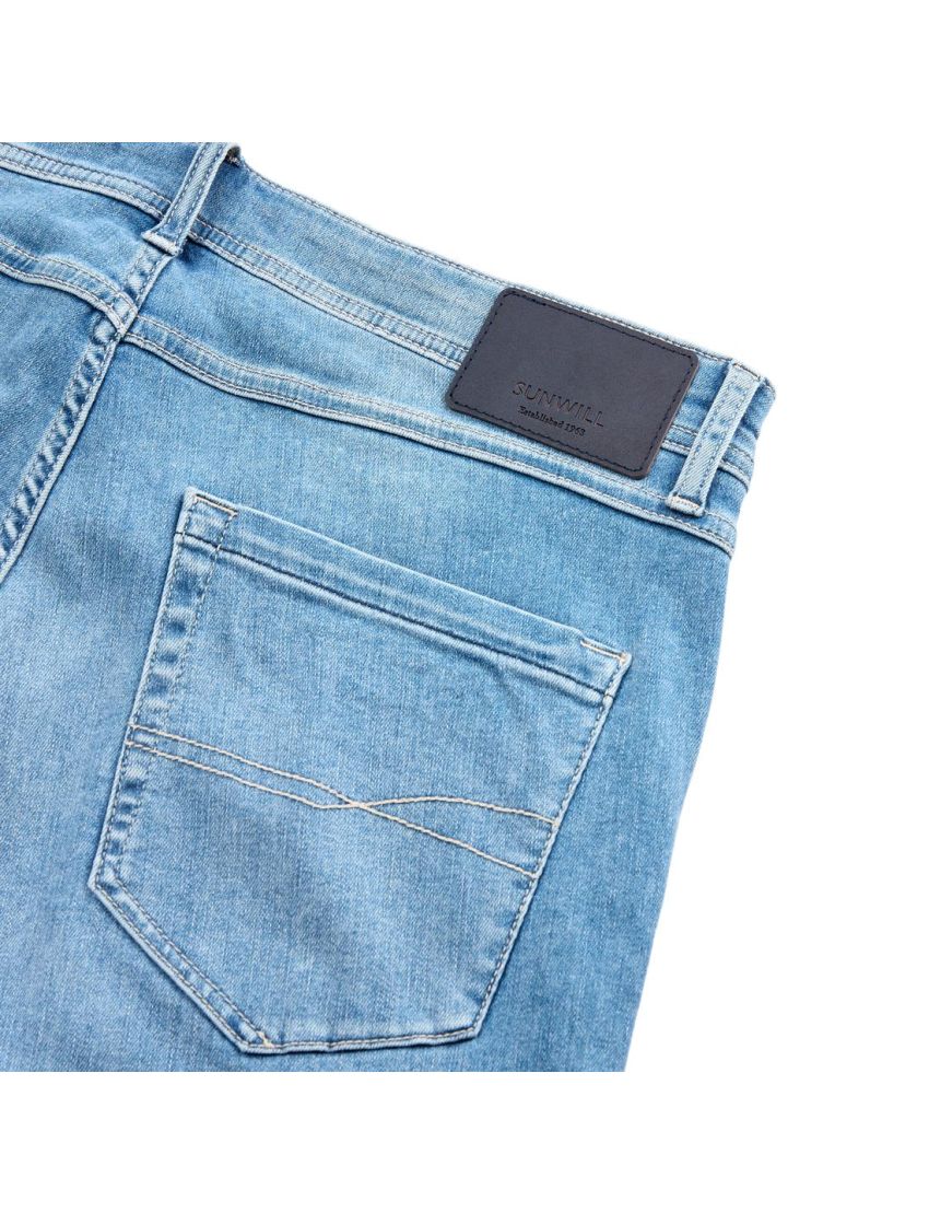 Klassische Traveller Hosen in Slim Fit  Black/102